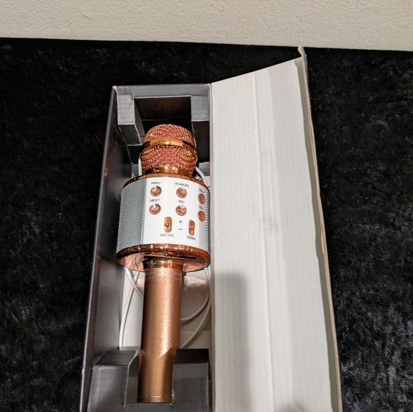 Pink Wireless Microphone - Picture 3 of 8